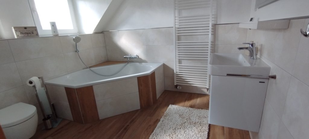 Maria-Bad-1-1024×461